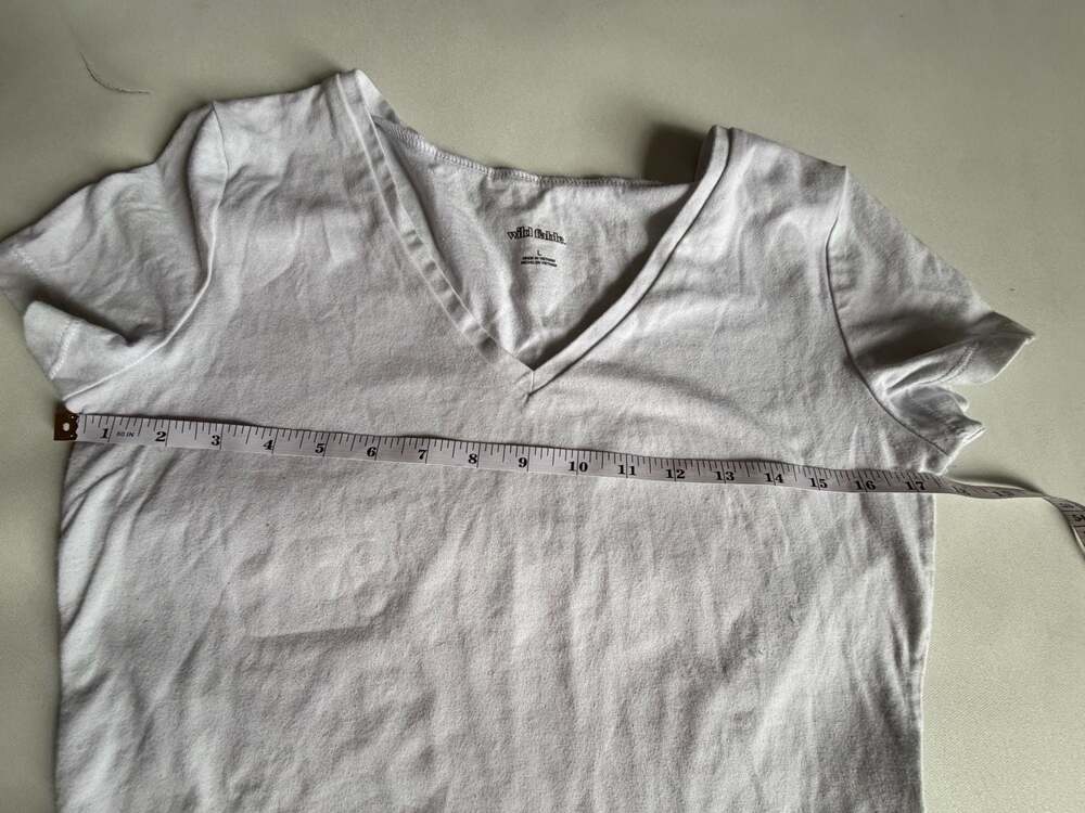 Wild Fable White Crop Top V Neck Short Sleeve Size L - Picture 3 of 4